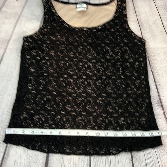 Elegant Black Lace Tank Top - Picture 6 of 7